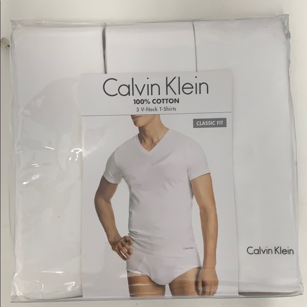 Calvin Klein 100% cotton classic fit.